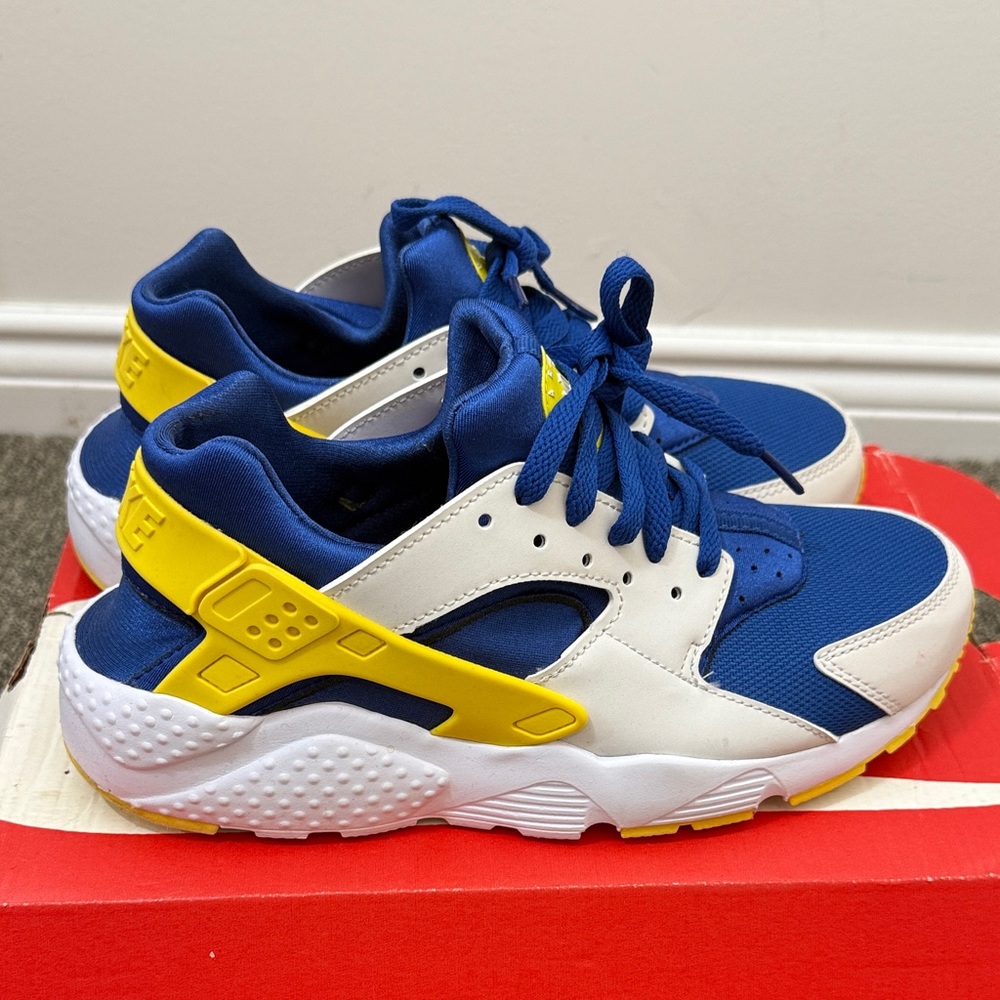 Nike Haurache blue & yellow kids 6.5 women’s 8.
